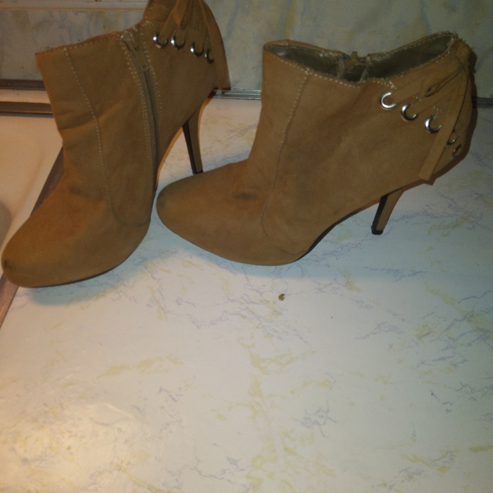 *QUPID* stiletto zip bootie sz 8